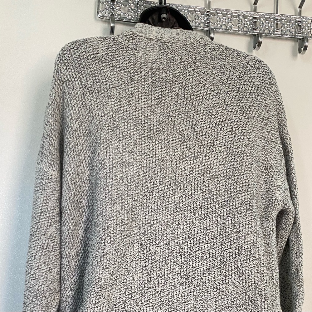 Dressbarn gray cozy and white cardigan sweater (M) - Picture 7 of 11